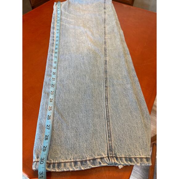 Future Collective Wide Leg Slouchy Jeans NWT Size 6 Light Wash Denim - Picture 8 of 8